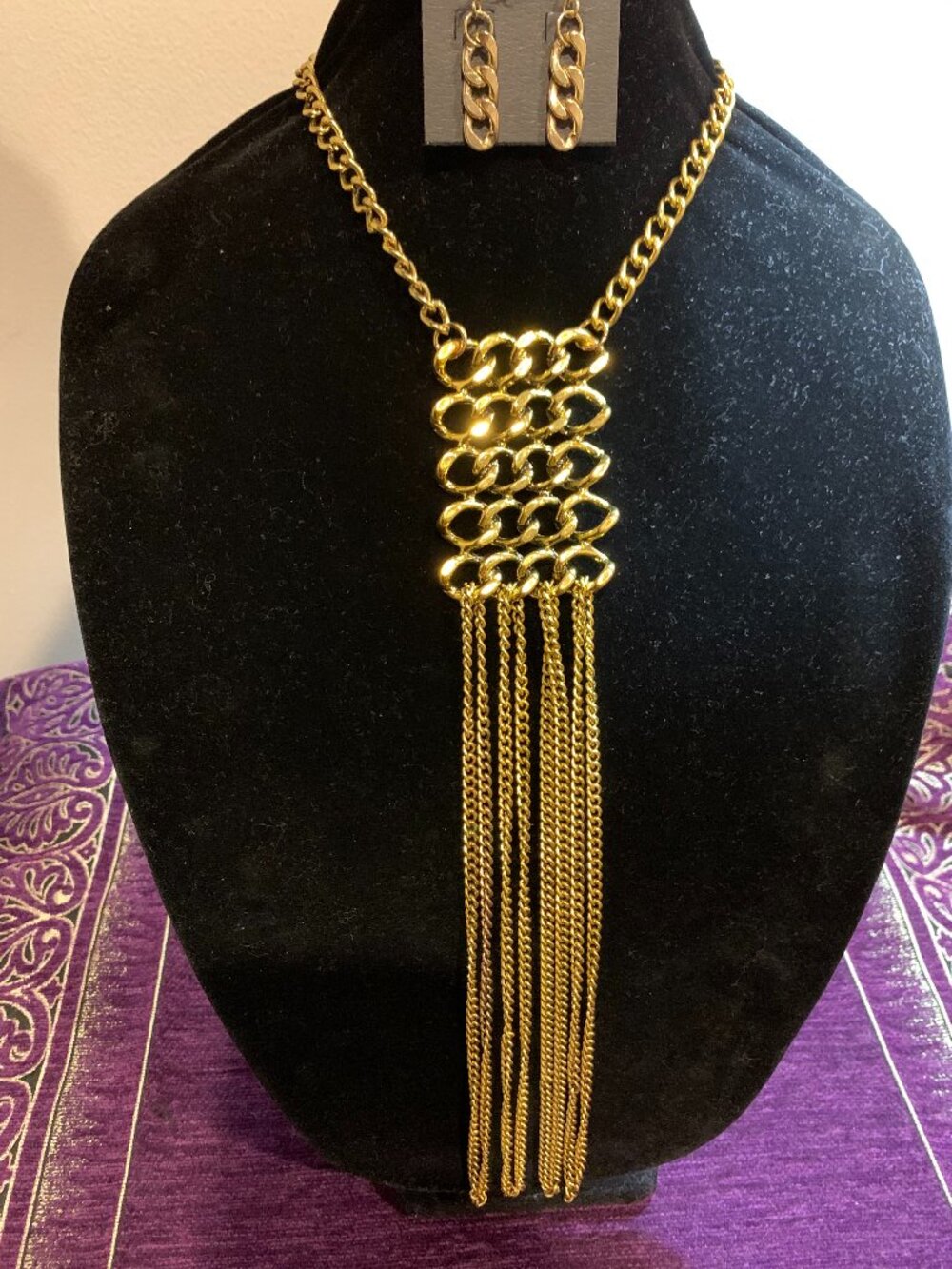 Interlocking Chain Link Necklace and Earring Set